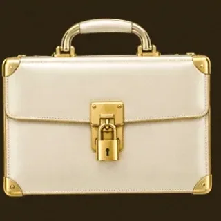 Locked leather briefcase — Simsinos